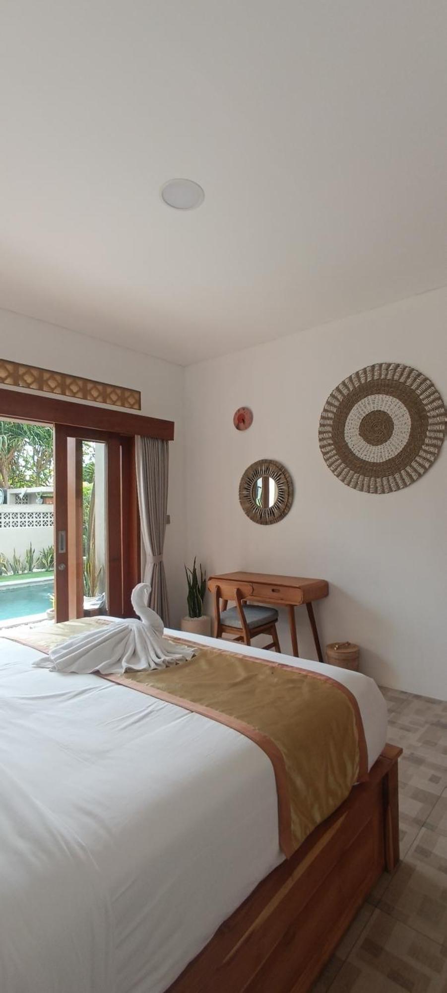 The Breeze Stay And Surf Canggu  Bagian luar foto