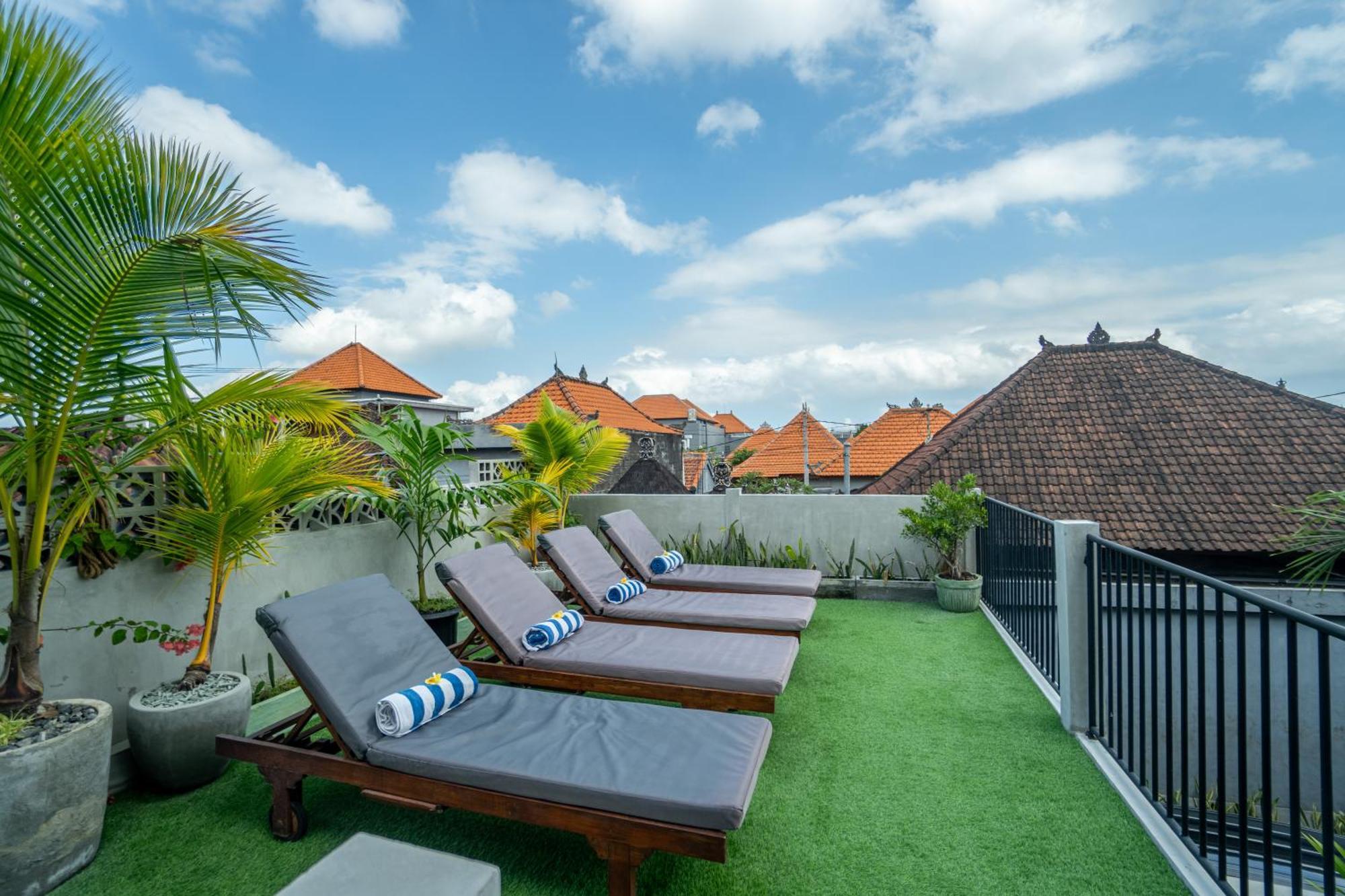 The Breeze Stay And Surf Canggu  Bagian luar foto