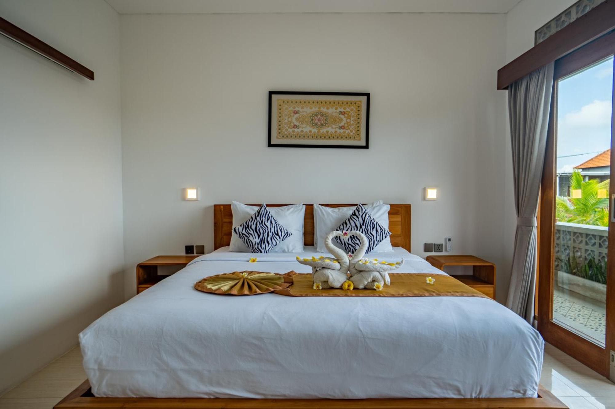 The Breeze Stay And Surf Canggu  Bagian luar foto