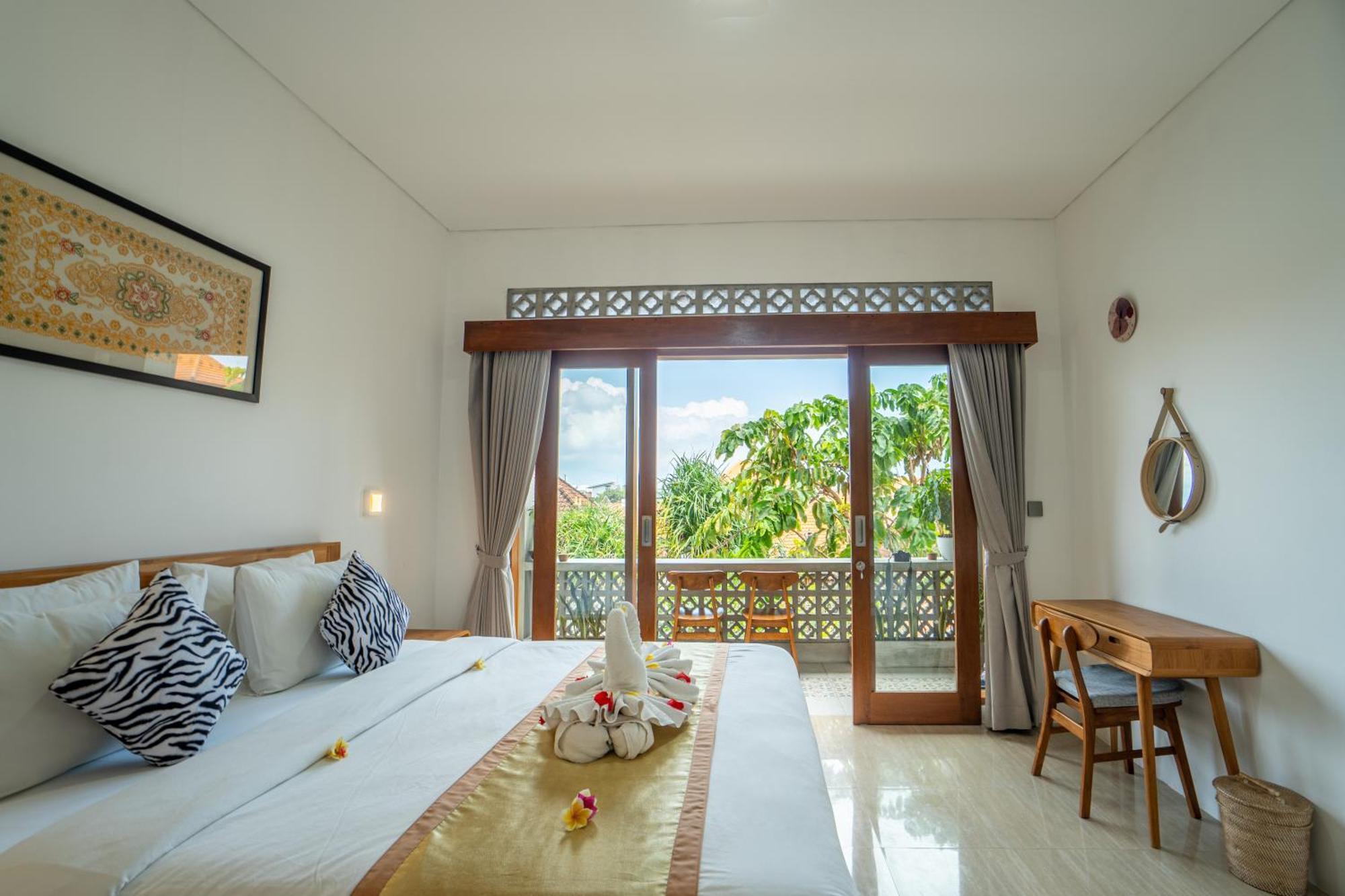 The Breeze Stay And Surf Canggu  Bagian luar foto