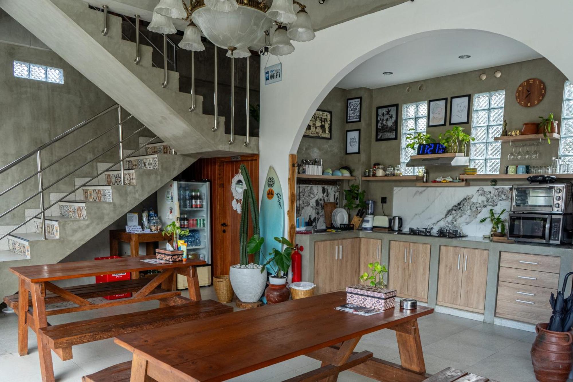 The Breeze Stay And Surf Canggu  Bagian luar foto