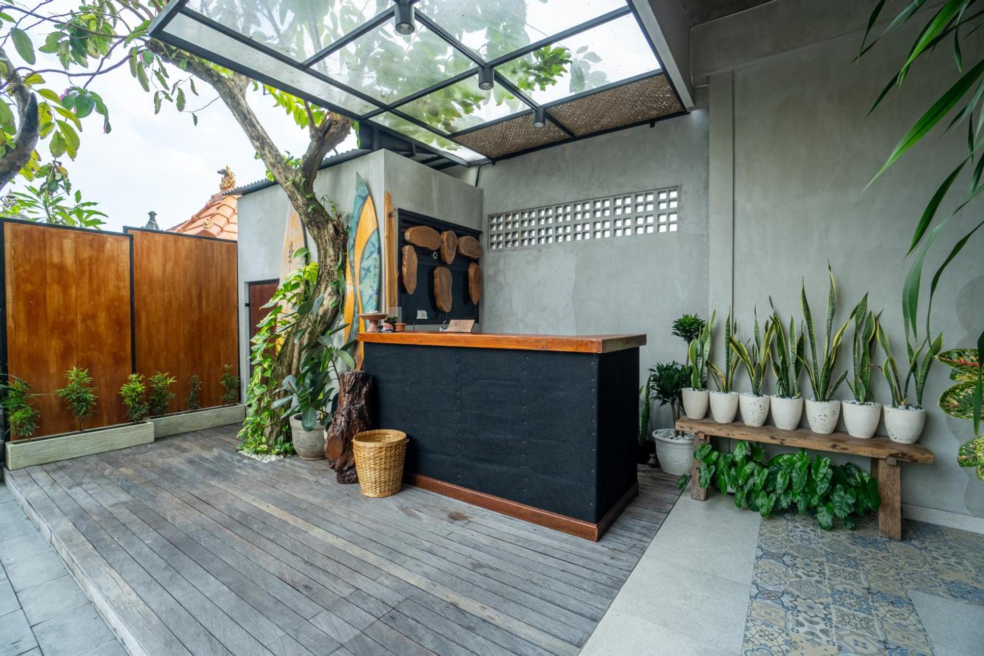 The Breeze Stay And Surf Canggu  Bagian luar foto