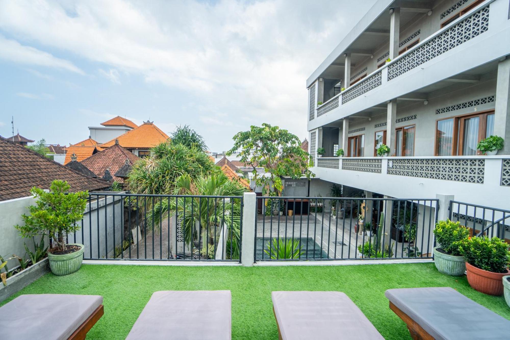 The Breeze Stay And Surf Canggu  Bagian luar foto