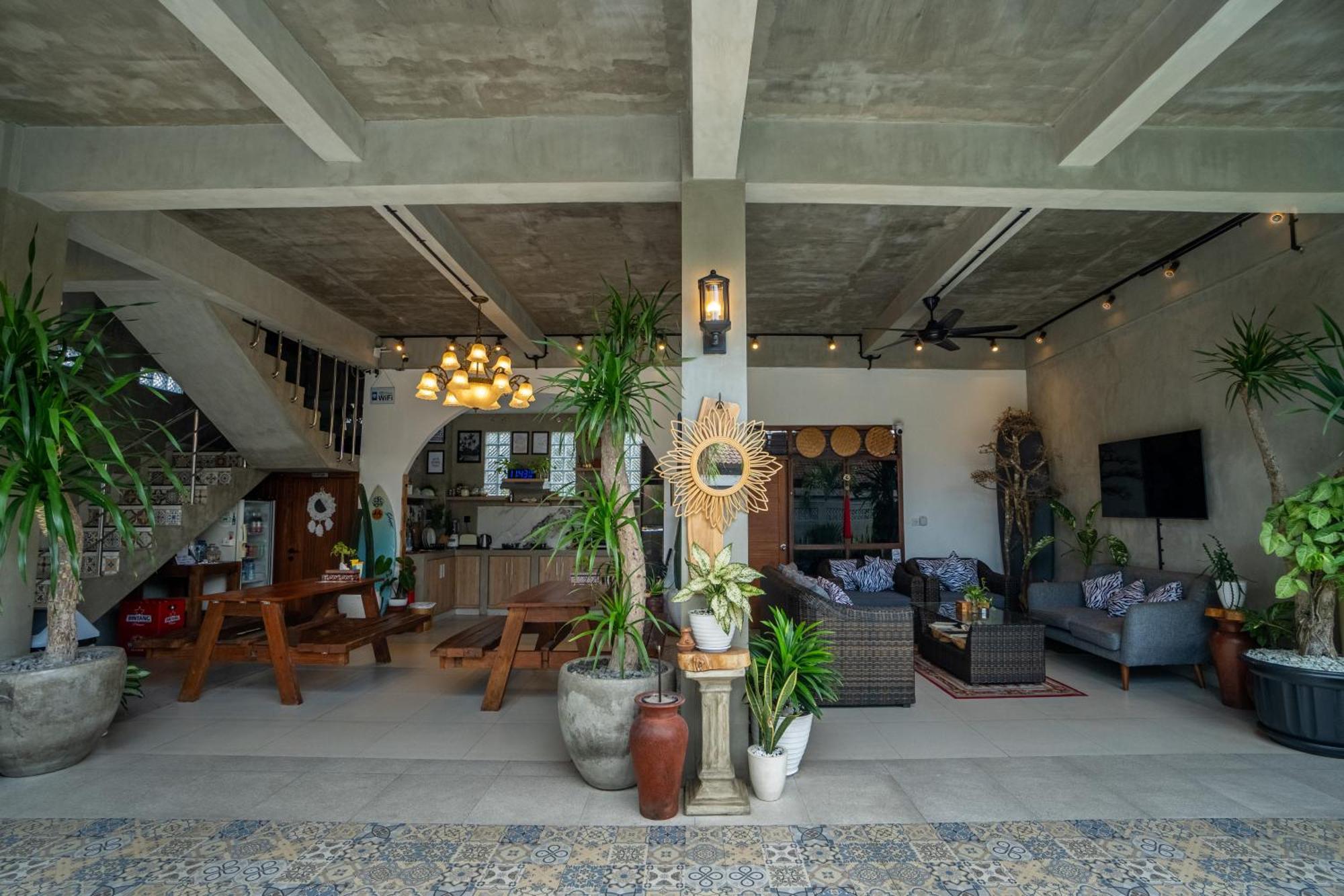 The Breeze Stay And Surf Canggu  Bagian luar foto