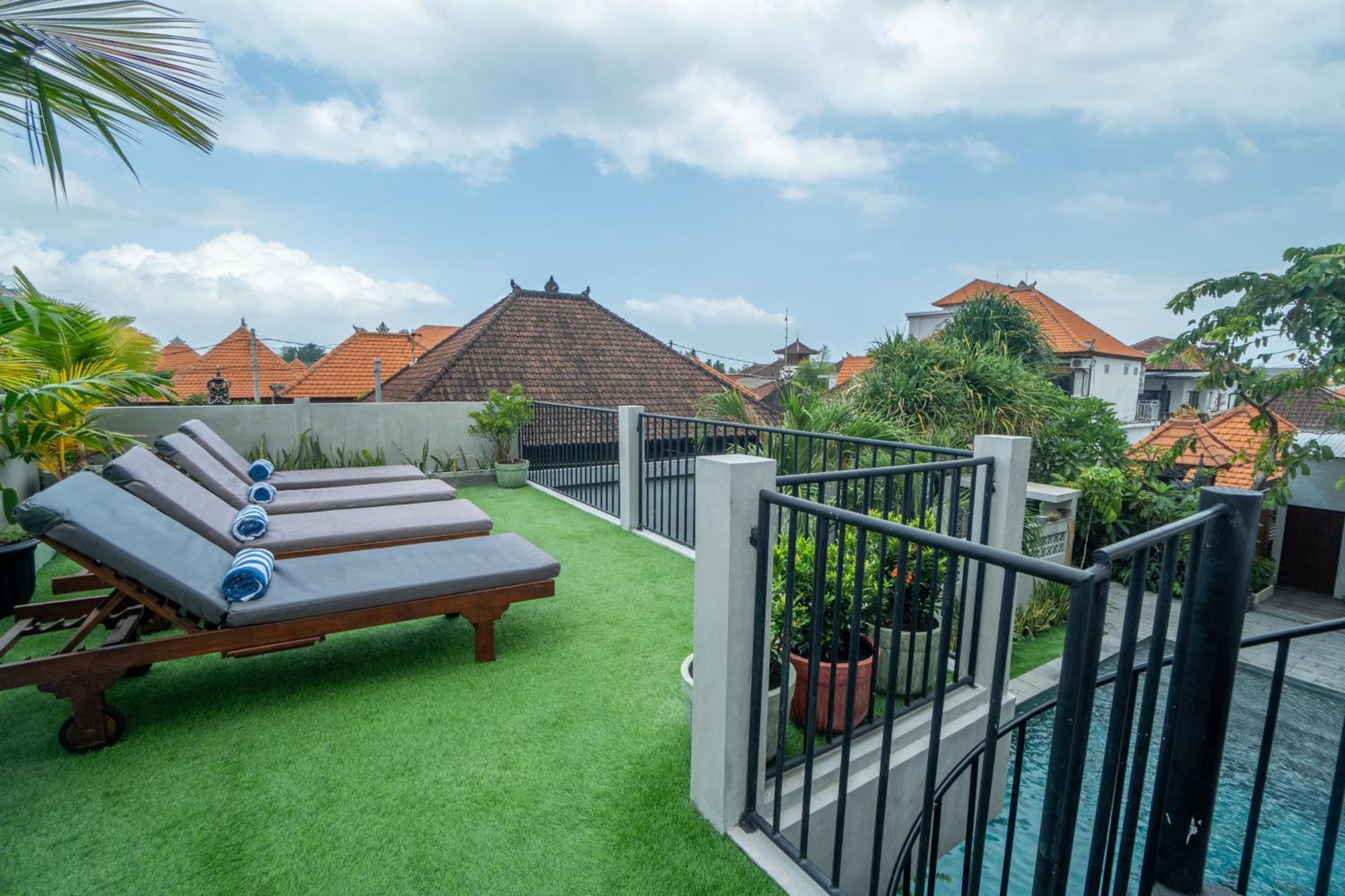 The Breeze Stay And Surf Canggu  Bagian luar foto